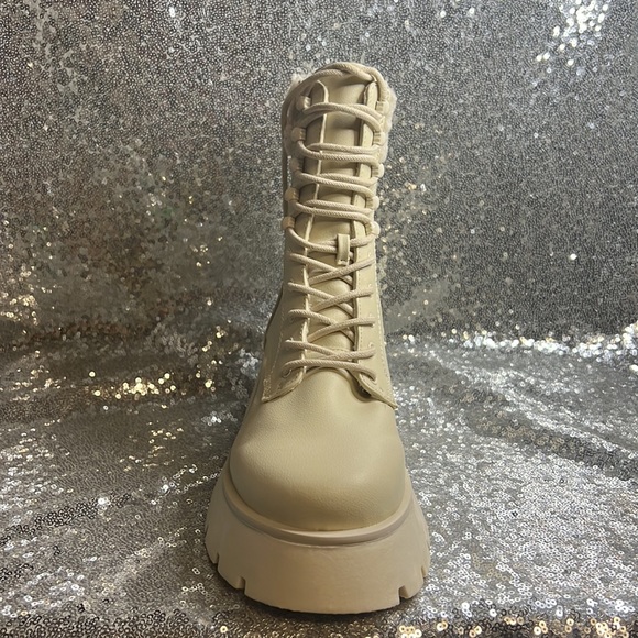 Women’s platform lace up boots - Picture 3 of 9